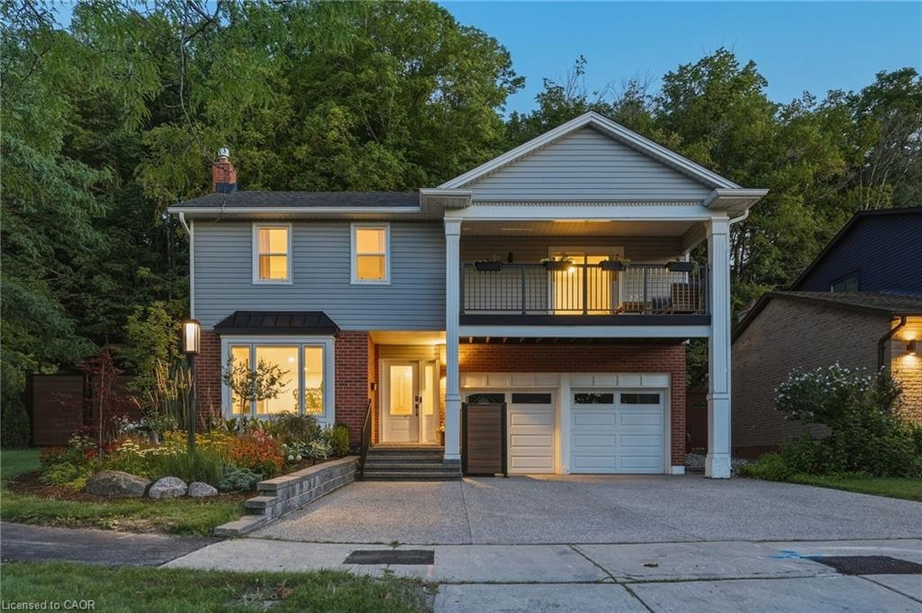 18 Dundee Drive, Hamilton, ON, L8G 4K4