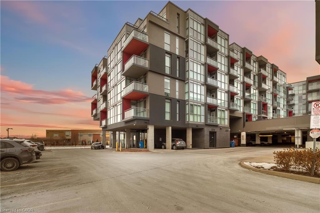 D422-5220 Dundas Street, Burlington, ON, L7L 0J4