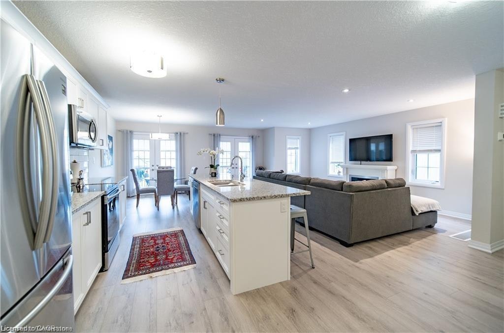 2D-115 South Creek Drive, Kitchener, ON, N2P 0H2 - 2