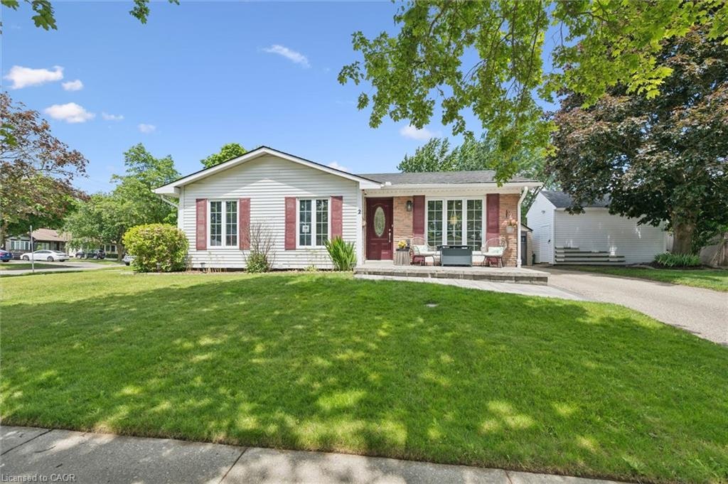 2 Keewatin Avenue, Kitchener, ON, N2B 3L5