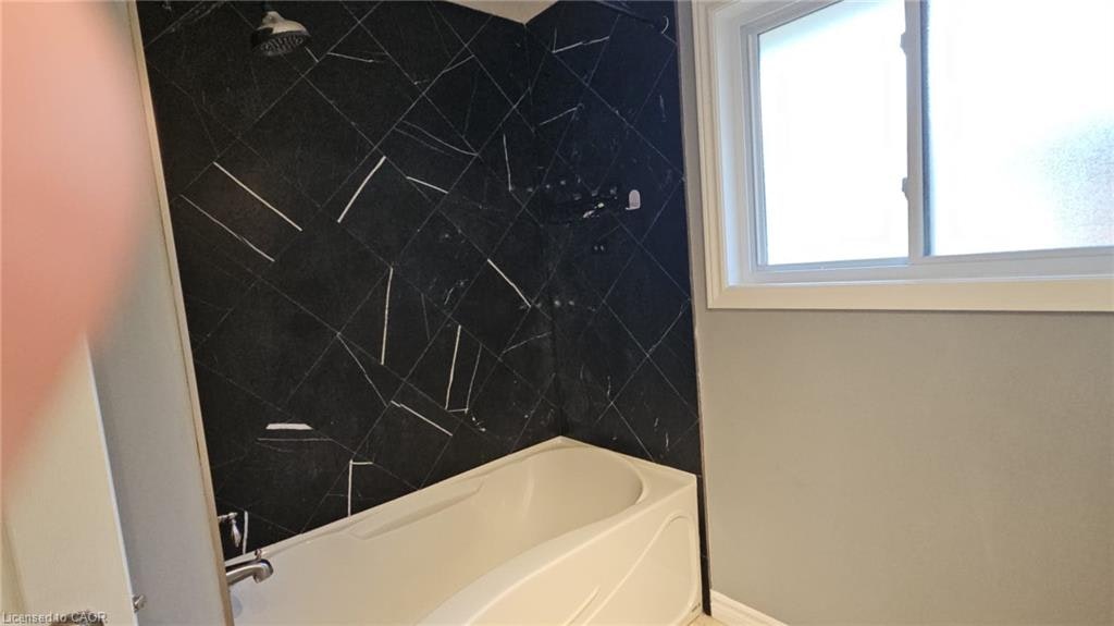 Upper-98 Lynbrook Drive, Hamilton, ON, L9C 2K9 - 3