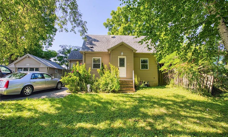 99 Mohawk Road W