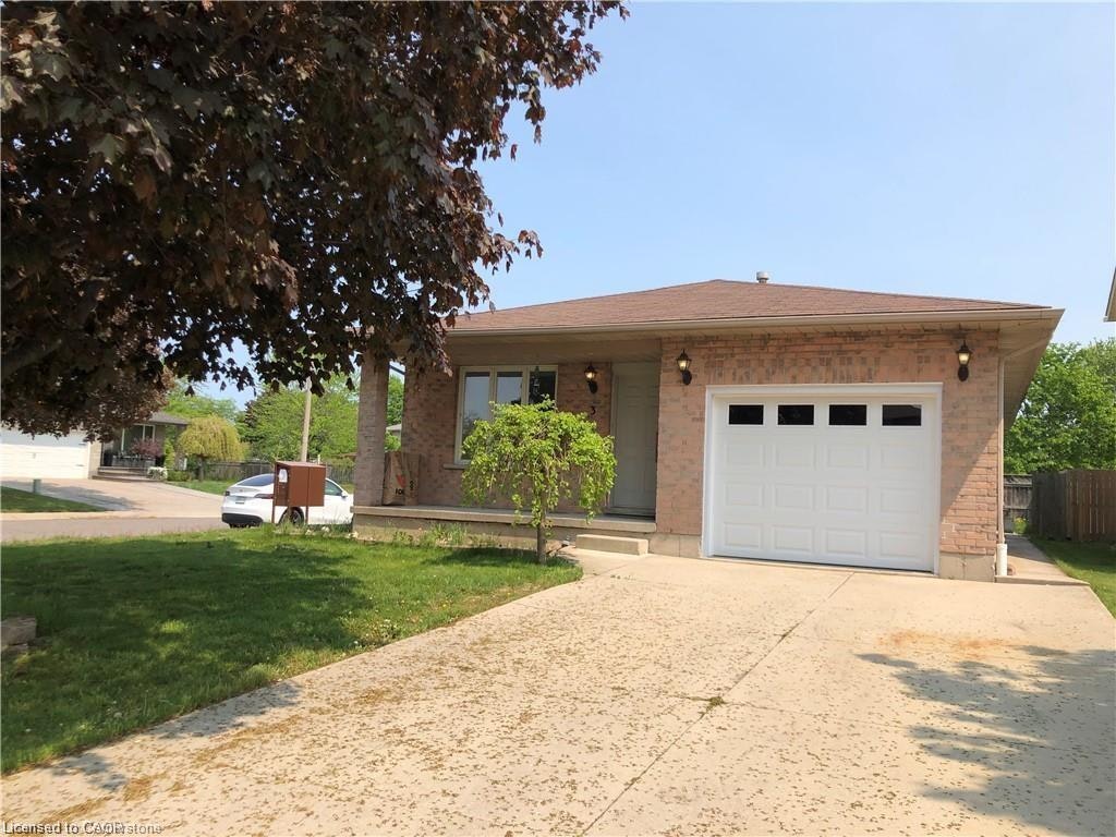 Lower-3 Lancer Court, Hamilton, ON, L9B 2B1