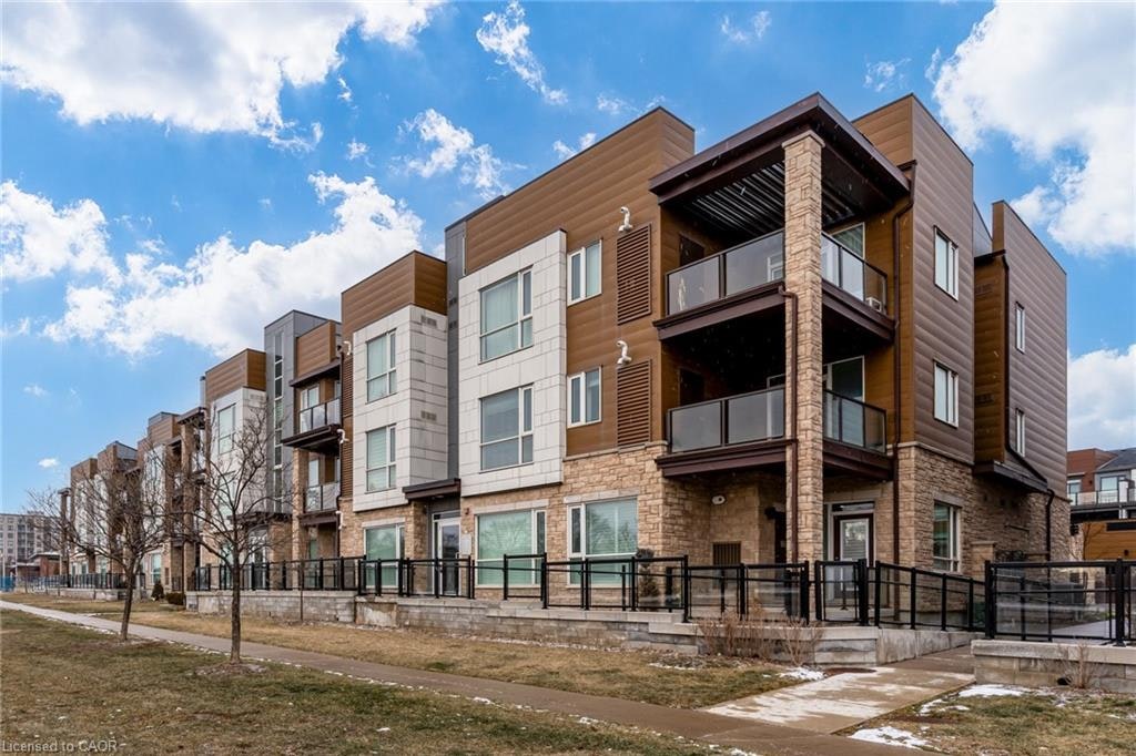 206-2393 Bronte Road, Oakville, ON, L6M 4J2