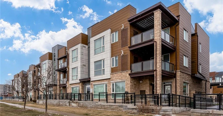 206-2393 Bronte Road, Oakville, ON, L6M 4J2