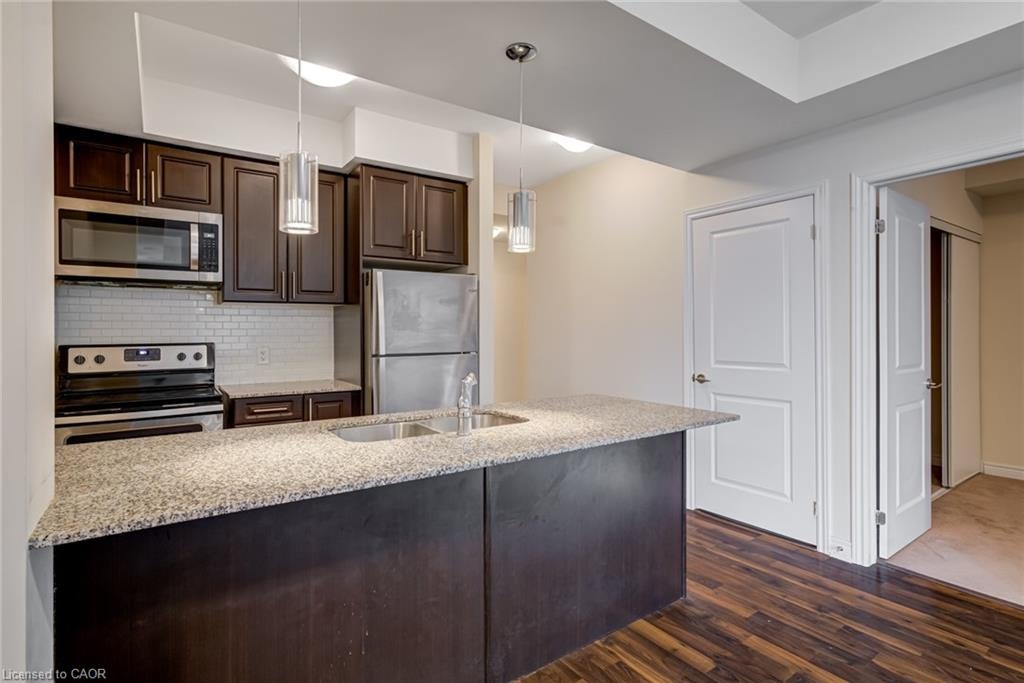 206-2393 Bronte Road, Oakville, ON, L6M 4J2 - 4