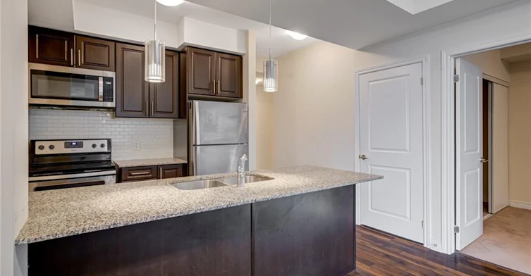 206-2393 Bronte Road, Oakville, ON, L6M 4J2 - 4