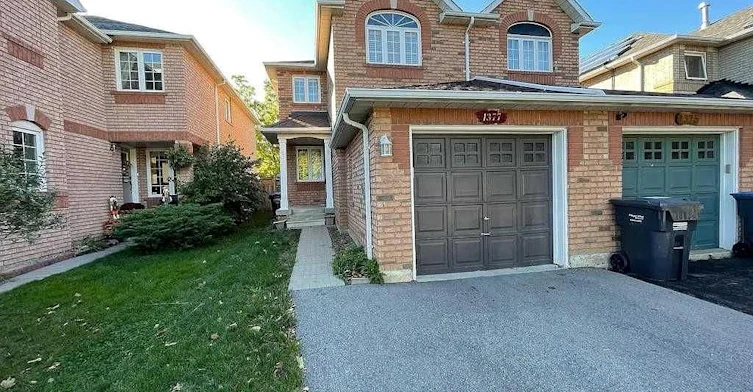 1377 Inuit Trail, Mississauga, ON, L5N 7R8