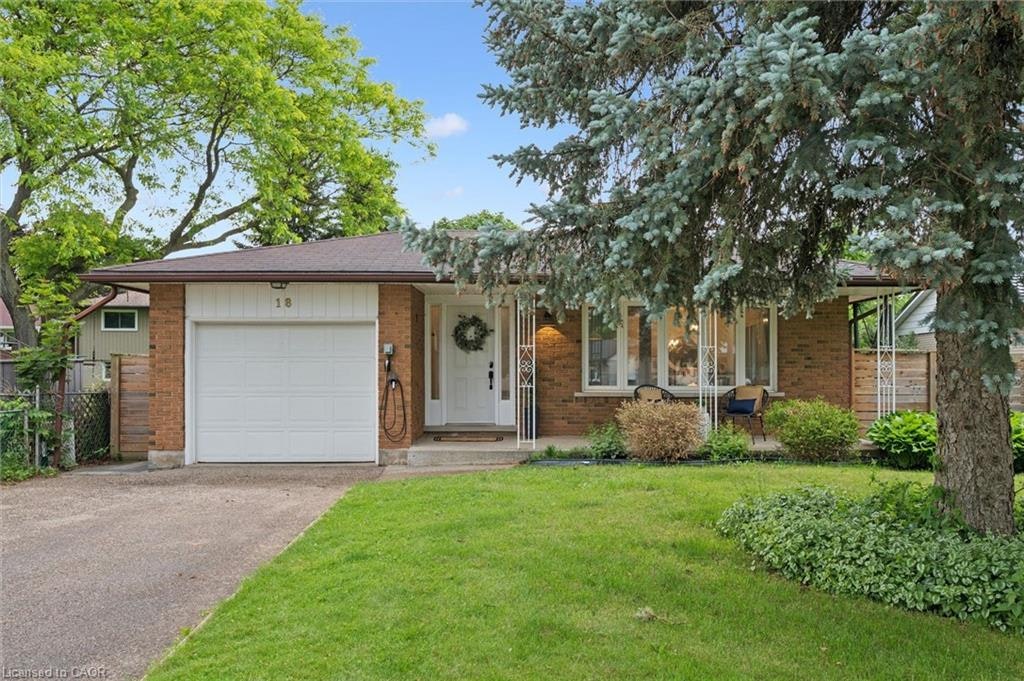 18 Jasper Court, Kitchener, ON, N2E 1C6