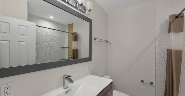UPPER-2130 Greenhurst Avenue, Mississauga, ON, L4X 1J6 - 16