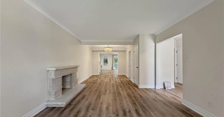 UPPER-2130 Greenhurst Avenue, Mississauga, ON, L4X 1J6 - 8