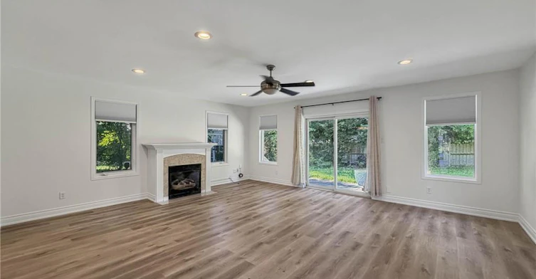 UPPER-2130 Greenhurst Avenue, Mississauga, ON, L4X 1J6 - 9