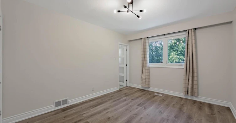 UPPER-2130 Greenhurst Avenue, Mississauga, ON, L4X 1J6 - 13