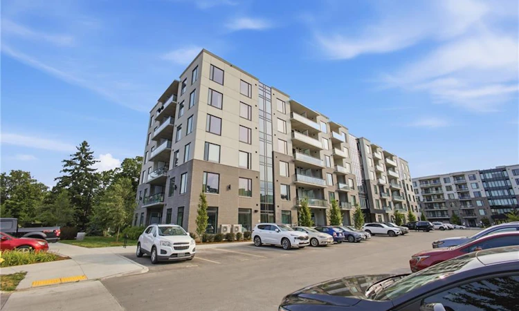 308-107 Roger Street
