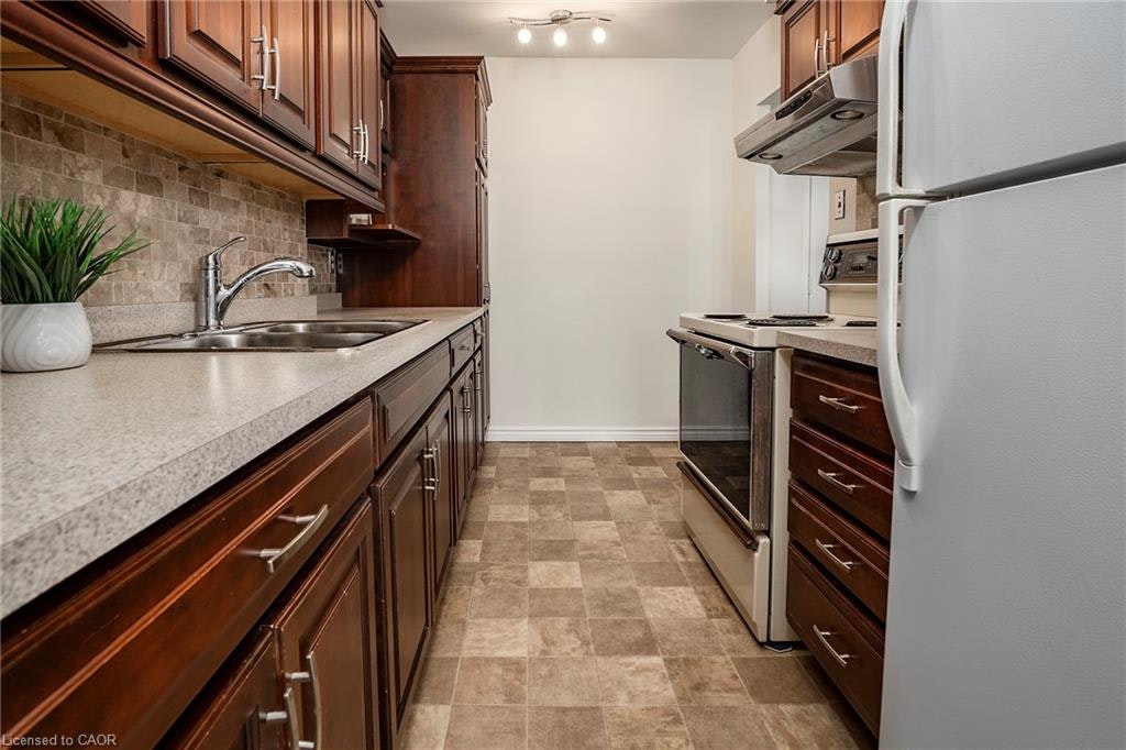 1009-1964 Main Street W, Hamilton, ON, L8S 1J5 - 9