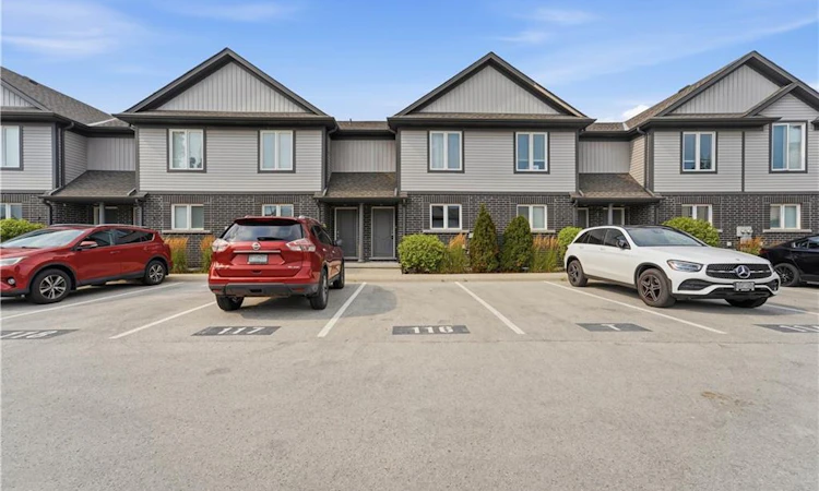 5-7768 Ascot Circle