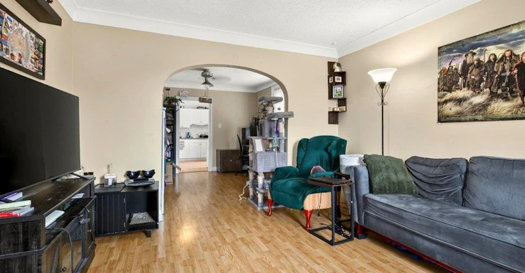 Front Unit-66 Queen Street S, Thorold, ON, L2V 3N5 - 3