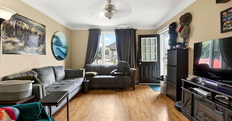 Front Unit-66 Queen Street S, Thorold, ON, L2V 3N5 - 2