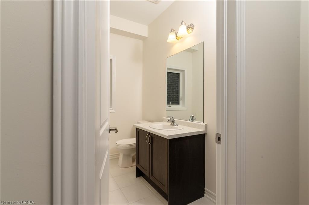 33 Dennis Avenue, Brantford, ON, N3V 0B9 - 4