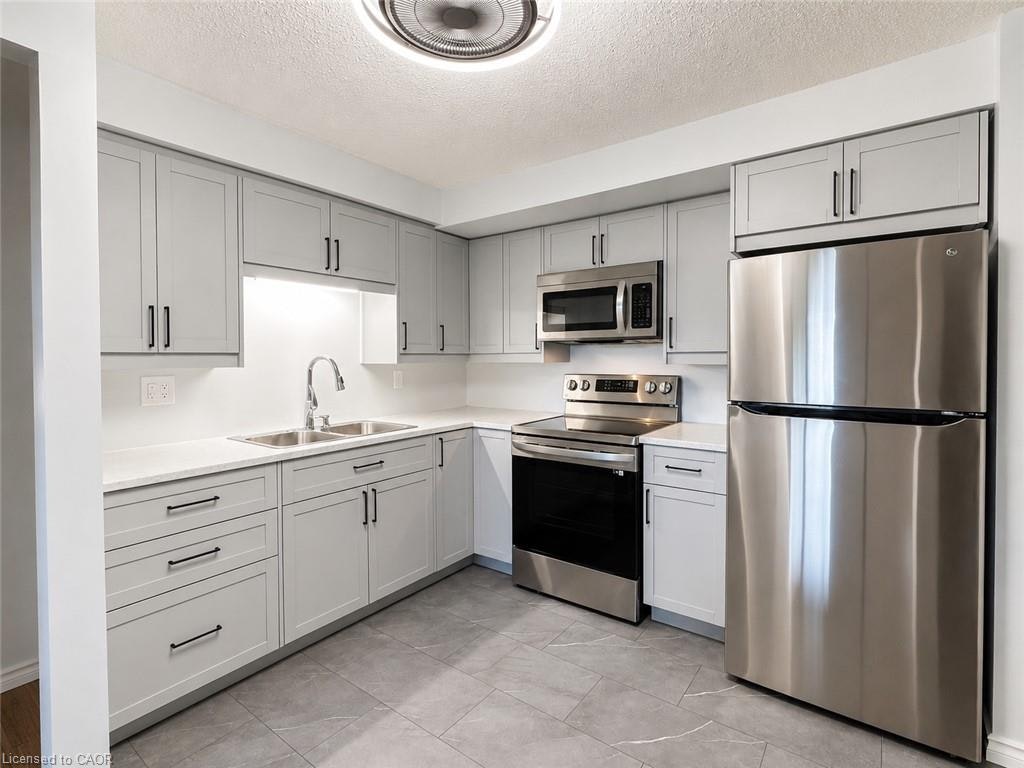 402-266 Overlea Drive, Kitchener, ON, N2M 5N2 - 3