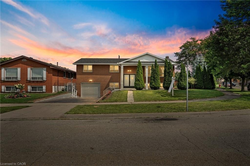 72 Eastbury Drive, Hamilton, ON, L8E 2Y5
