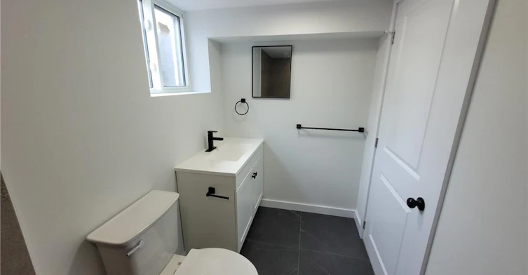 132 East 31st Street, Hamilton, ON, L8V 3P2 - 3