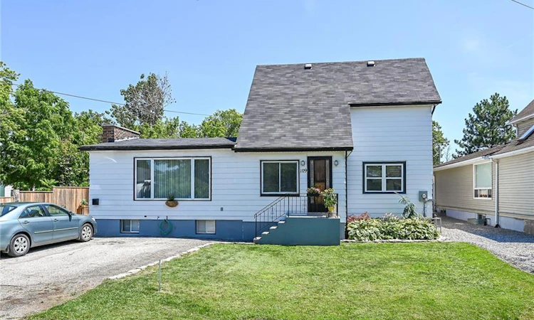 109 Hodgkins Avenue