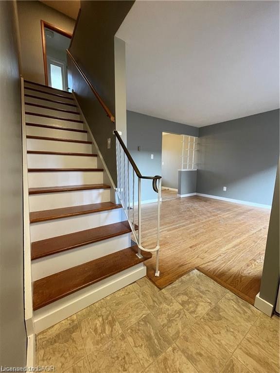 2-683 Coronation Boulevard, Cambridge, ON, N1R 3G5