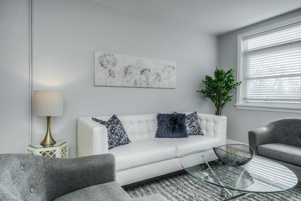 10-141 Chapel Street, Kitchener, ON, N2H 2T6 - 4
