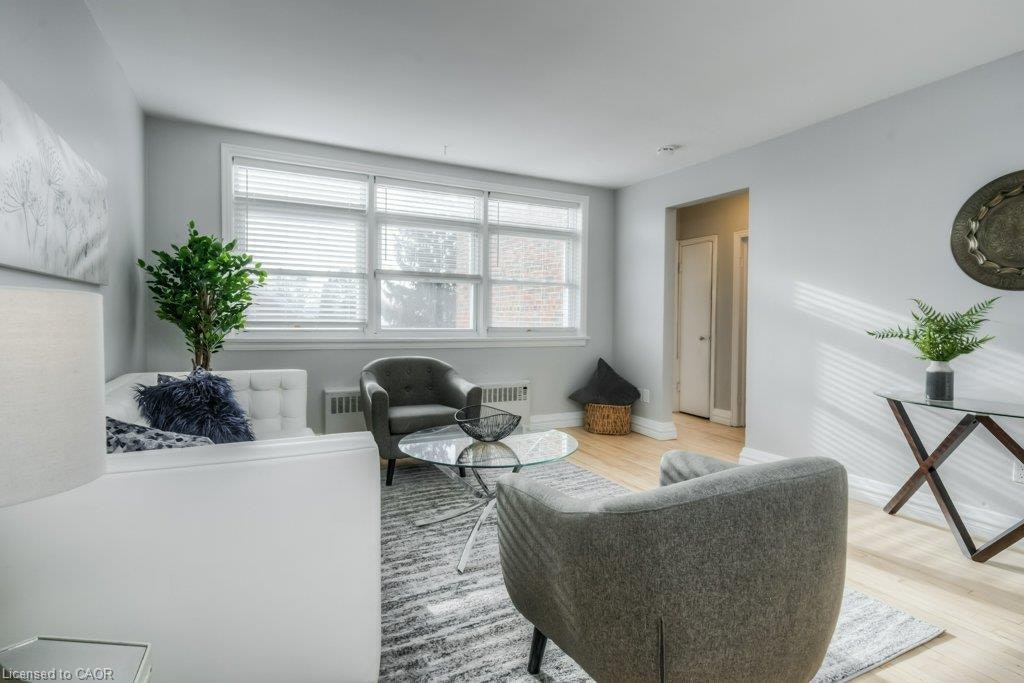 10-141 Chapel Street, Kitchener, ON, N2H 2T6
