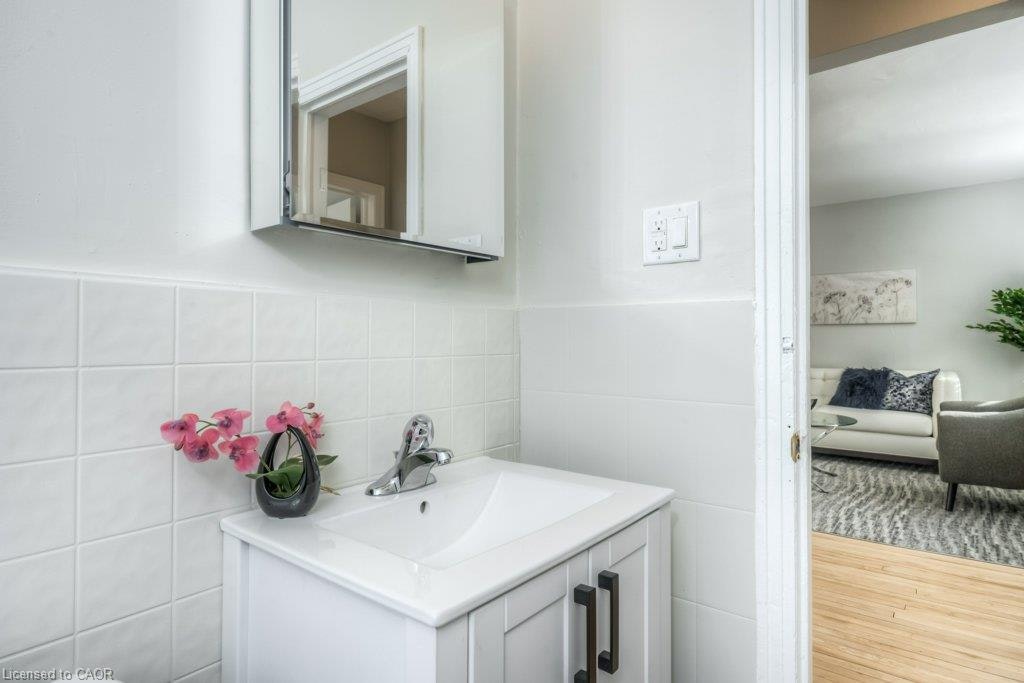 10-141 Chapel Street, Kitchener, ON, N2H 2T6 - 10