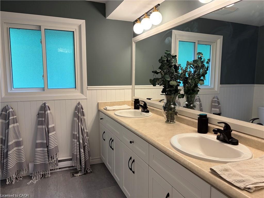 131 Renaud Drive, Waterloo, ON, N2J 3T2 - 14