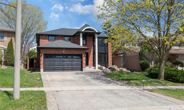 11 Bridlewood Drive