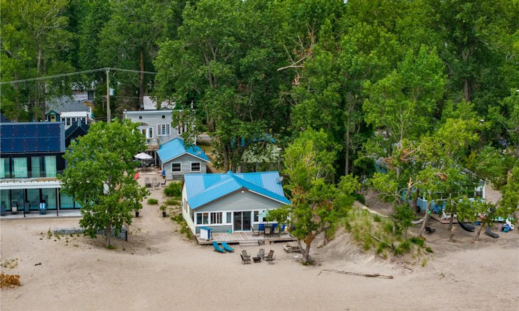 5 Beach Avenue