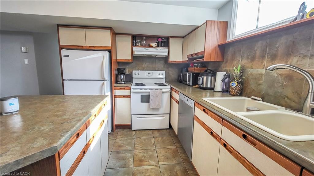 B-326 Victoria Street S, Kitchener, ON, N2M 3A3 - 2