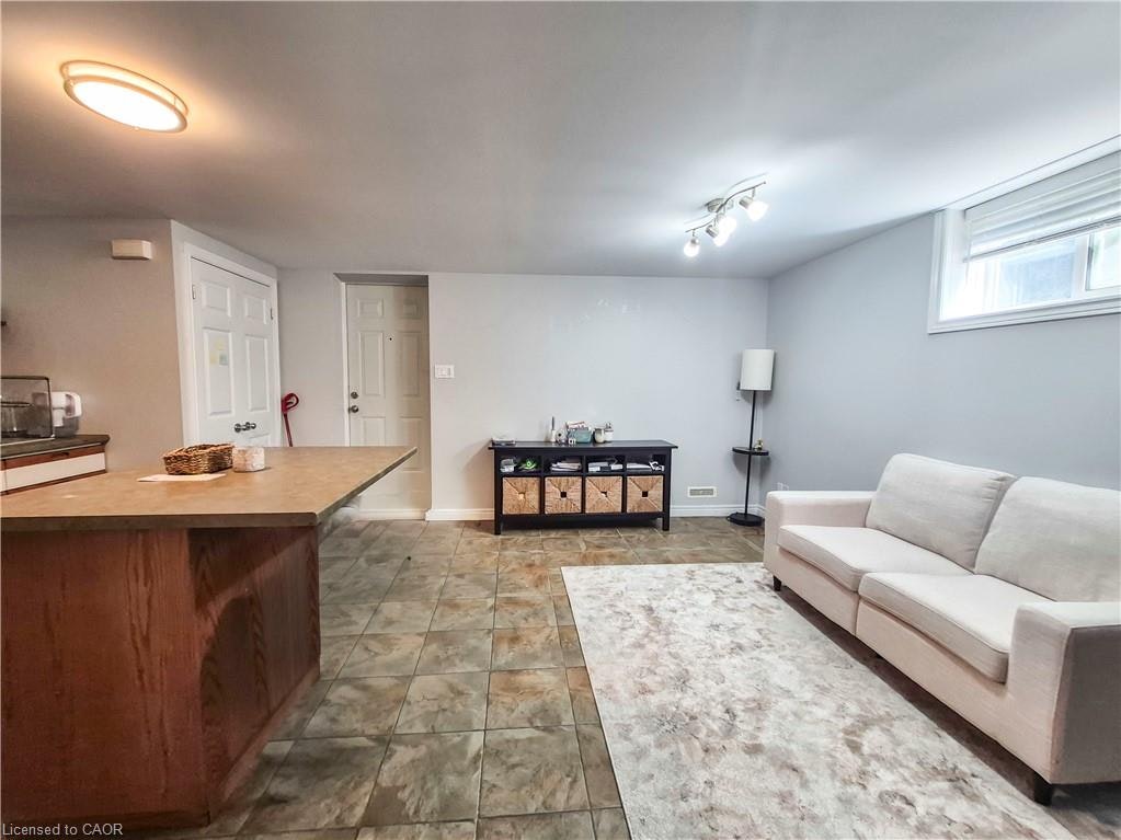 B-326 Victoria Street S, Kitchener, ON, N2M 3A3 - 3