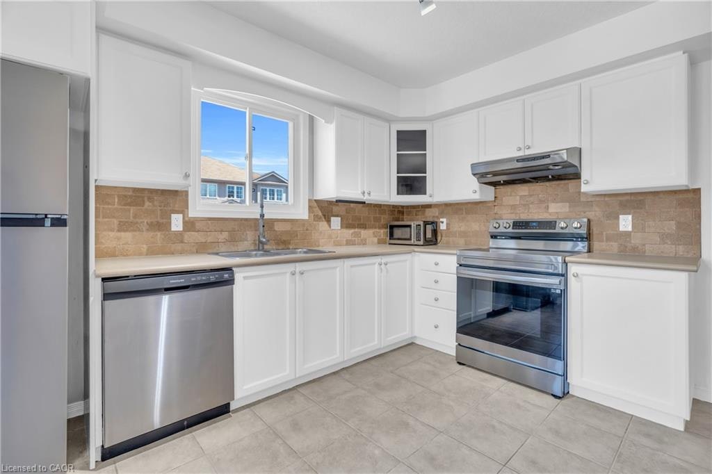19B-50 Howe Drive, Kitchener, ON, N2E 0A2 - 11