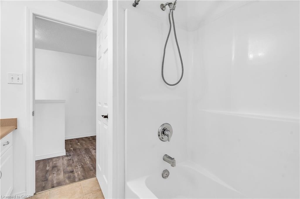 19B-50 Howe Drive, Kitchener, ON, N2E 0A2 - 20