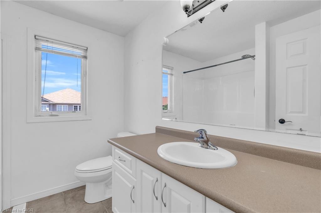 19B-50 Howe Drive, Kitchener, ON, N2E 0A2 - 19