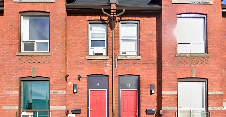 9A Wentworth Street N, Hamilton, ON, L8L 5T8