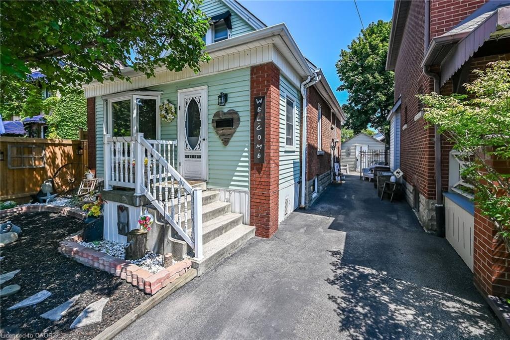 13 Paisley Avenue S, Hamilton, ON, L8S 1T8