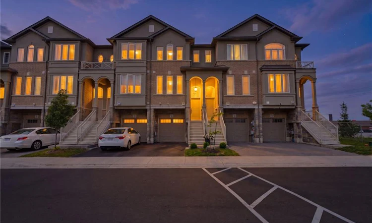 74 Laguna Village Crescent