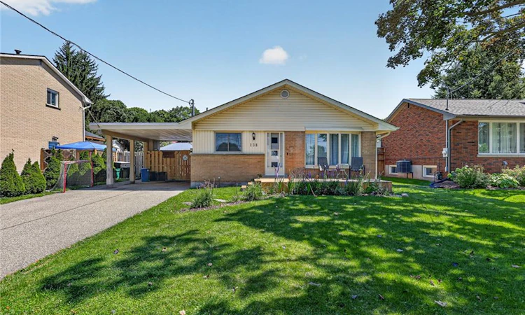 138 Lyndale Crescent