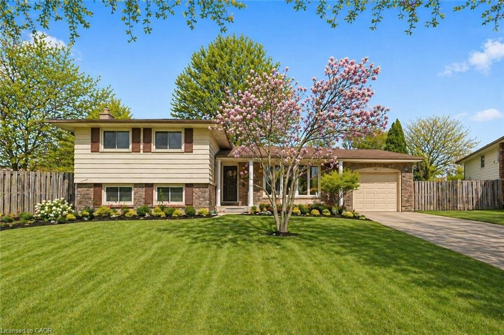 74 Macoomb Drive, Welland, ON, L3C 5T9