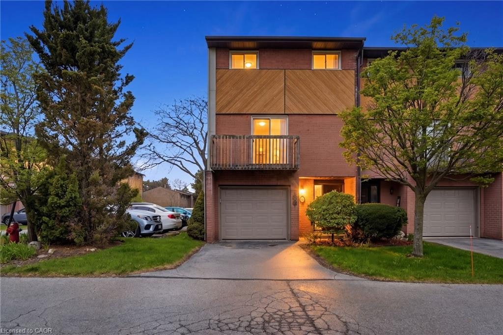 19-445 Stone Church Road W, Hamilton, ON, L9B 2L5