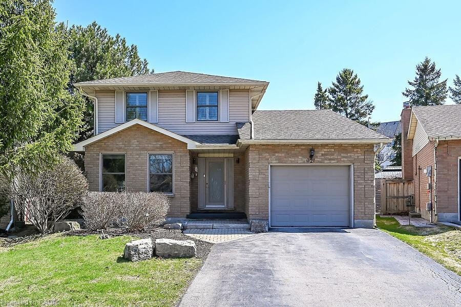 621 Tomahawk Crescent, Hamilton, ON, L9G 3T4
