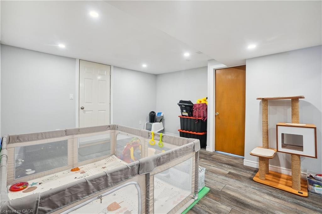 Lower-13 Beaucourt Place, Hamilton, ON, L8S 2P8 - 6