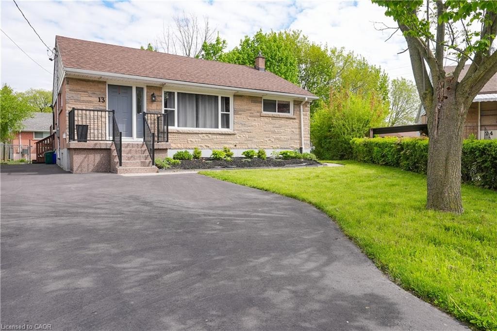 Lower-13 Beaucourt Place, Hamilton, ON, L8S 2P8 - 2