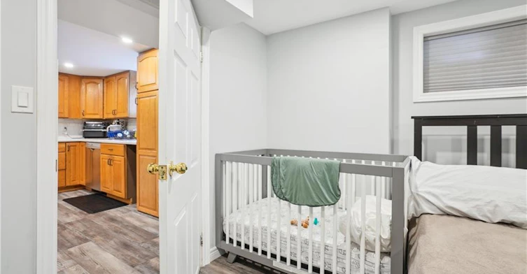 Lower-13 Beaucourt Place, Hamilton, ON, L8S 2P8 - 13
