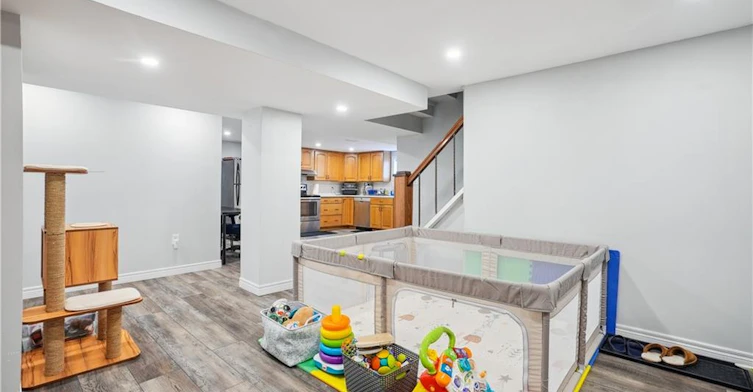 Lower-13 Beaucourt Place, Hamilton, ON, L8S 2P8 - 4